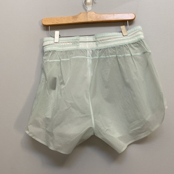 ❗️SOLD❗️2021 Lululemon Step Out High Rise Short 3" Shorts Size 10 - Picture 7 of 13